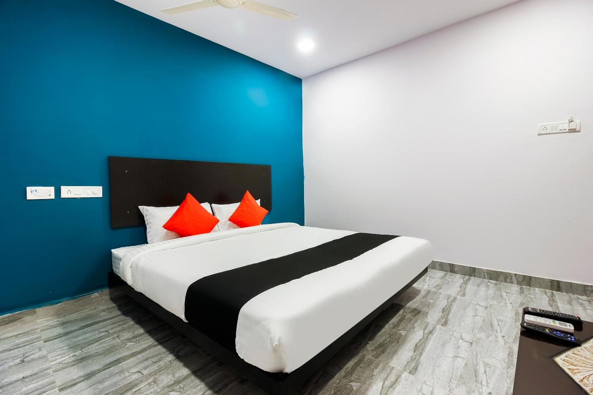 Capital O Che Sigma Hotel Sururnagar Exterior photo