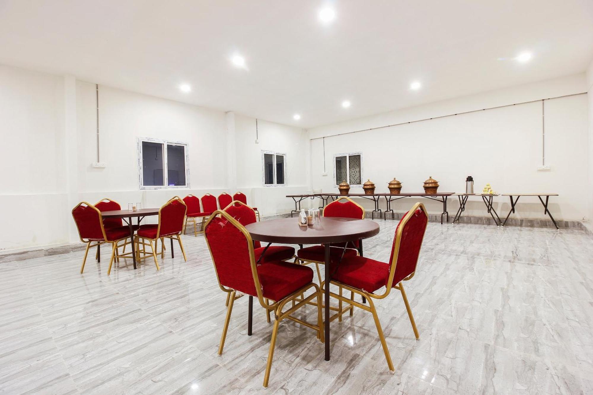 Capital O Che Sigma Hotel Sururnagar Exterior photo